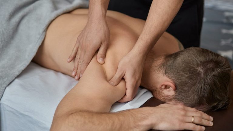 How a Business Trip Massage Ensures Better Sleep Quality