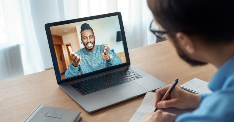 Career Clarity: Defining Goals and Ambitions with the Guidance of Career Coaches