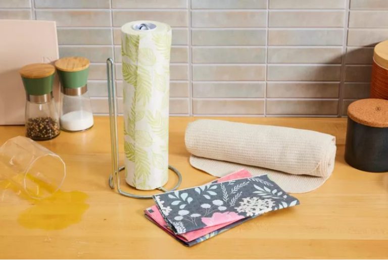 Eco-Conscious Cleaning: Why You Should Use Environmentally Friendly Paper Towels